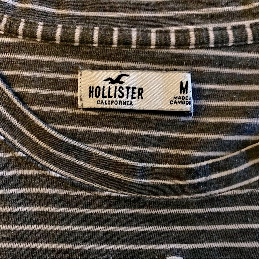 Hollister California gray white strip short sleeve T shirt size medium - Picture 2 of 4